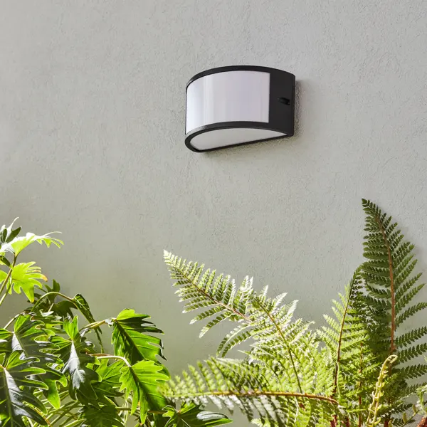 Светильник уличный настенный Inspire Silvia 60 Вт IP44 черный