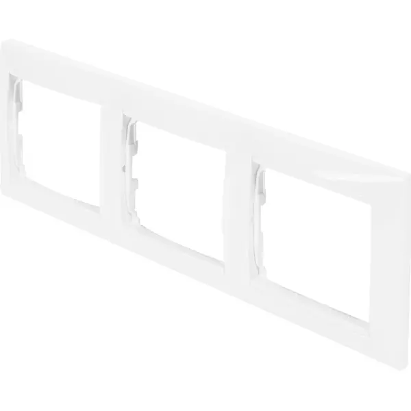 Рамка для розеток и выключателей Legrand Valena 3 поста цвет белый